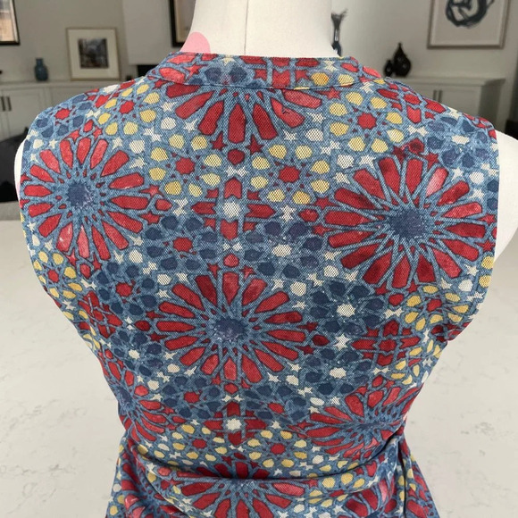 Chaps Denim Sleeveless V Neck w Frills Lined Print Top Blue Red Gold Sz S - Picture 7 of 9